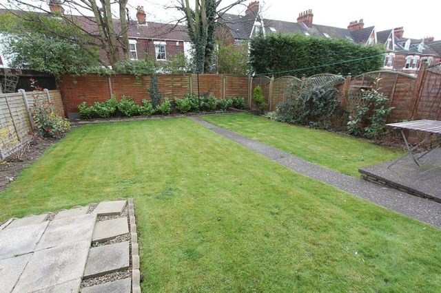  Image of 3 Bedroom Semi-Detached for sale at Overstrand Drive Sutton-On-Hull Hull, HU7 4XL