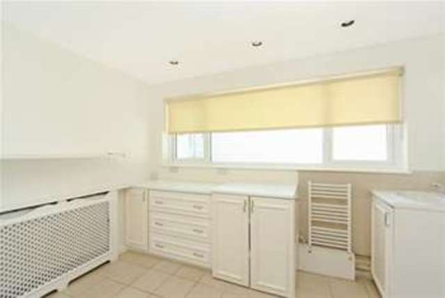  Image of 1 Bedroom Flat to rent at London, SW11 4NU