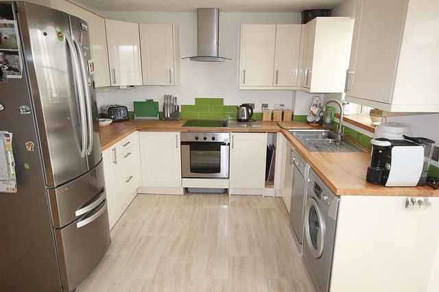  Image of 3 Bedroom Semi-Detached for sale at School Lane  Stewartby, MK43 9NG