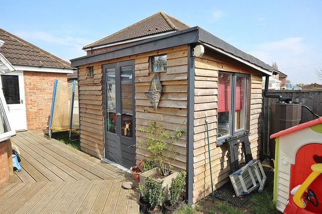  Image of 3 Bedroom Semi-Detached for sale at School Lane  Stewartby, MK43 9NG