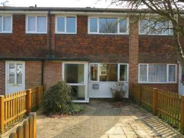  Image of 3 Bedroom Terraced to rent at Stephens Road  Tadley, RG26 3RX
