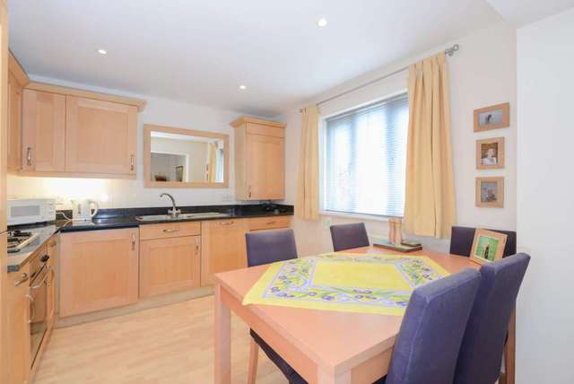  Image of 2 Bedroom Flat to rent at Union Court Bedford Street Berkhamsted, HP4 2ED