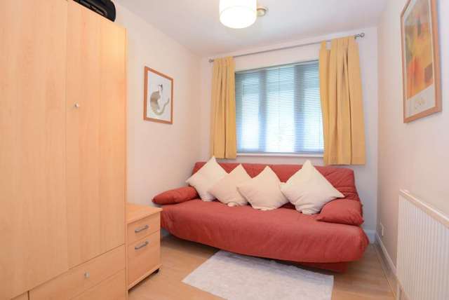  Image of 2 Bedroom Flat to rent at Union Court Bedford Street Berkhamsted, HP4 2ED