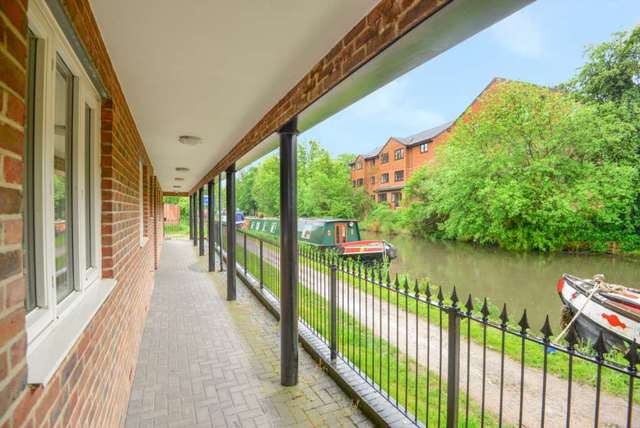  Image of 2 Bedroom Flat to rent at Union Court Bedford Street Berkhamsted, HP4 2ED