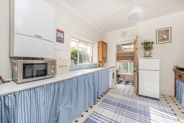  Image of 1 Bedroom Flat to rent at Upper Brockley Road  Brockley, SE4 1ST