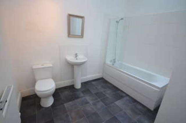  Image of 2 Bedroom Terraced to rent at Darwen Lancashire, BB3 3BY