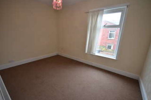  Image of 2 Bedroom Terraced to rent at Darwen Lancashire, BB3 3BY