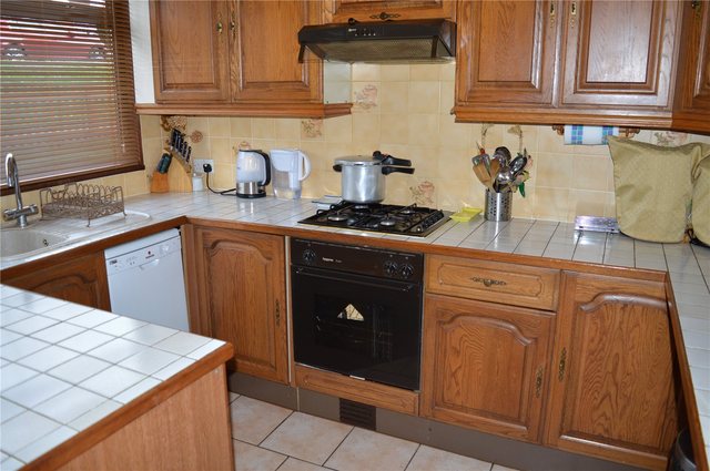  Image of 3 Bedroom End of Terrace for sale at Reading Berkshire Whitley, RG2 7JW