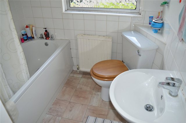  Image of 3 Bedroom End of Terrace for sale at Reading Berkshire Whitley, RG2 7JW