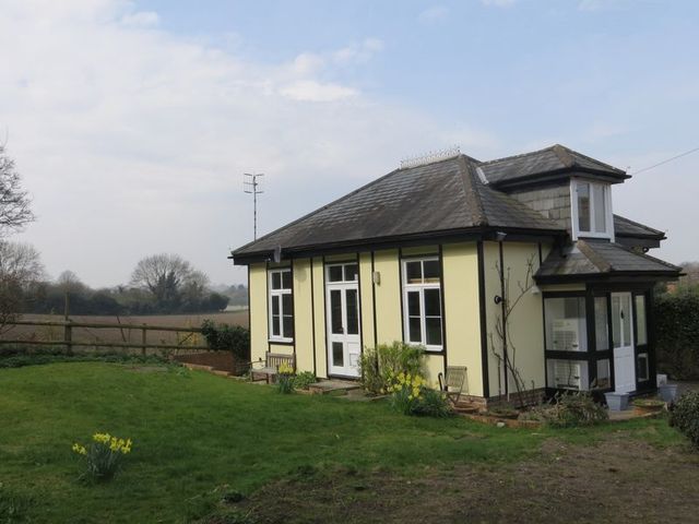  Image of 1 Bedroom Detached to rent at Cores End Cottage Cores End Road BOURNE END, SL8 5JD