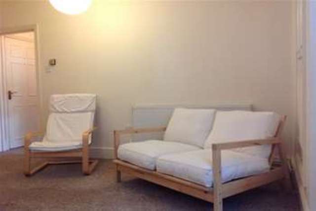  Image of 1 Bedroom Flat to rent at Devizes, SN10 1BE