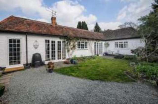  Image of 3 Bedroom Bungalow for sale at Eversley  Eversley Cross, RG27 0NN