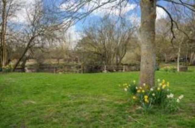  Image of 3 Bedroom Bungalow for sale at Eversley  Eversley Cross, RG27 0NN