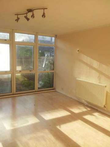  Image of 4 Bedroom Terraced for sale at Glanville Gardens Brixton London, SW2 5DE