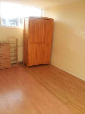  Image of 4 Bedroom Terraced for sale at Glanville Gardens Brixton London, SW2 5DE