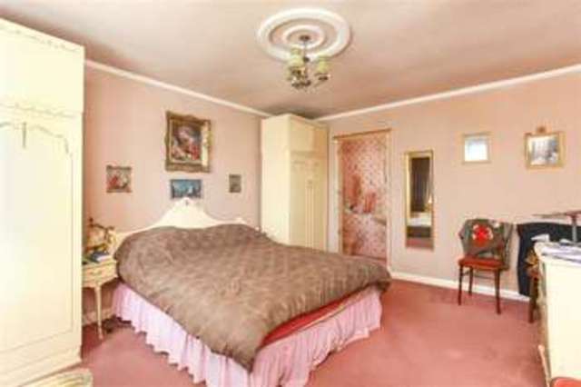  Image of 5 Bedroom Detached for sale at Hawthorn Corner  Hillborough, CT6 6TL