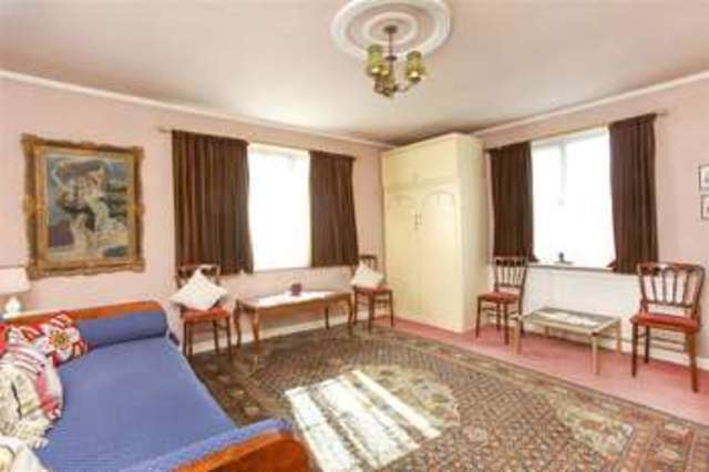  Image of 5 Bedroom Detached for sale at Hawthorn Corner  Hillborough, CT6 6TL