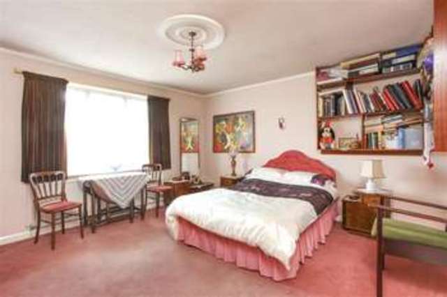  Image of 5 Bedroom Detached for sale at Hawthorn Corner  Hillborough, CT6 6TL