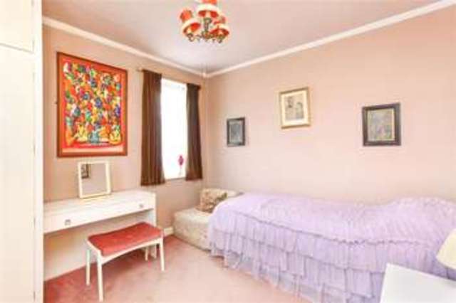  Image of 5 Bedroom Detached for sale at Hawthorn Corner  Hillborough, CT6 6TL
