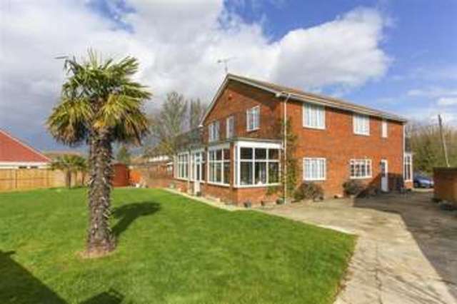  Image of 5 Bedroom Detached for sale at Hawthorn Corner  Hillborough, CT6 6TL