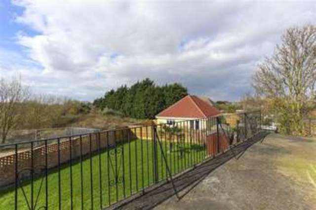  Image of 5 Bedroom Detached for sale at Hawthorn Corner  Hillborough, CT6 6TL