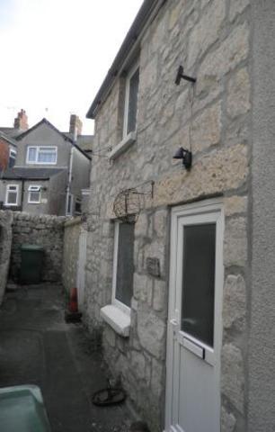  Image of 2 Bedroom Terraced to rent at Portland, DT5 1JQ