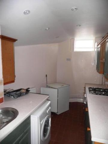  Image of 2 Bedroom Terraced to rent at Portland, DT5 1JQ