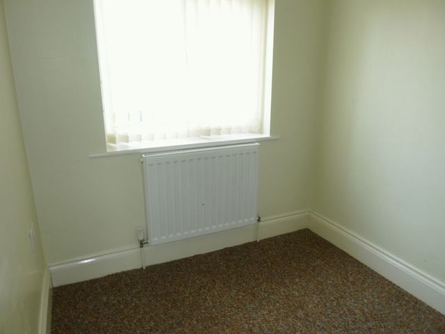  Image of 3 Bedroom Semi-Detached to rent at Laburnum Road Lowton Lowton, WA3 2NL