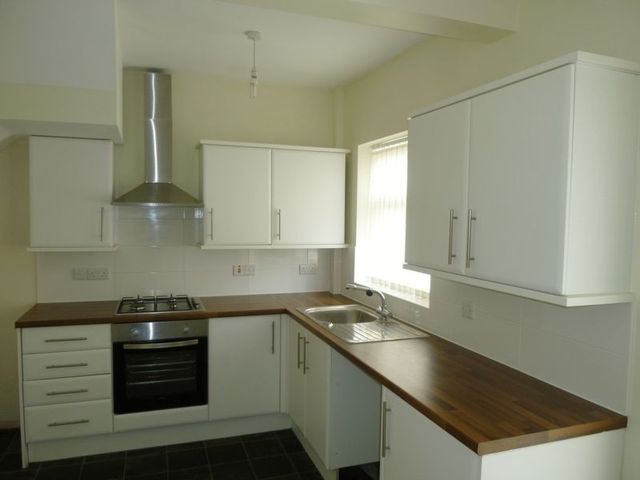  Image of 3 Bedroom Semi-Detached to rent at Laburnum Road Lowton Lowton, WA3 2NL