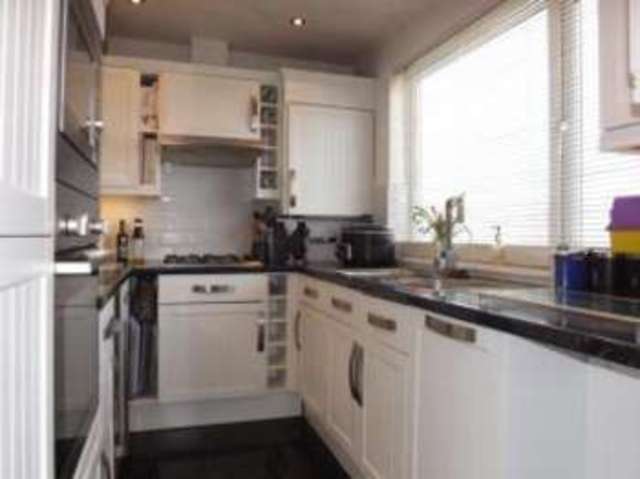  Image of 2 Bedroom Flat for sale at London  Chingford, E4 8HF