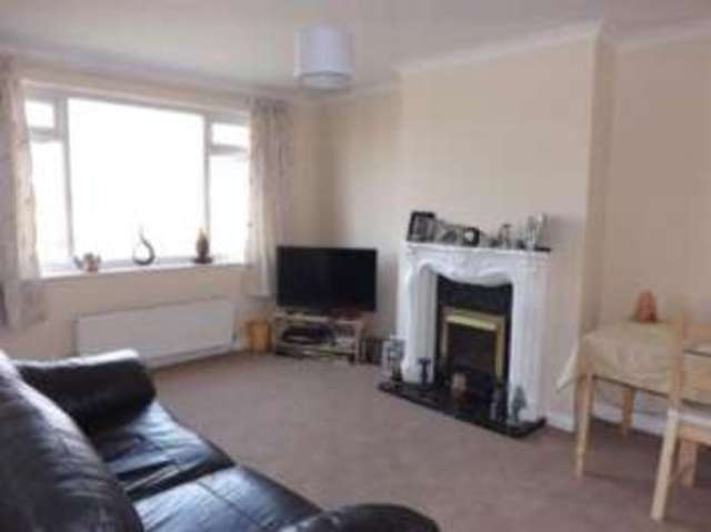  Image of 2 Bedroom Flat for sale at London  Chingford, E4 8HF