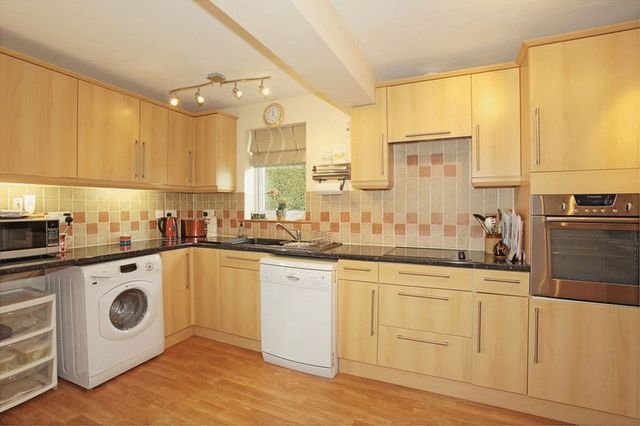  Image of 2 Bedroom Detached for sale at Millwood Close Maresfield Uckfield, TN22 3AT