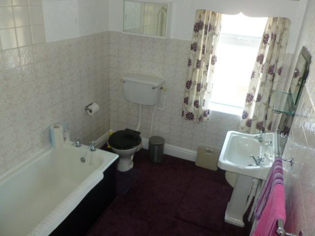  Image of 3 Bedroom Semi-Detached to rent at Southport, PR8 4EL