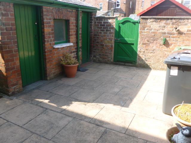  Image of 3 Bedroom Semi-Detached to rent at Southport, PR8 4EL