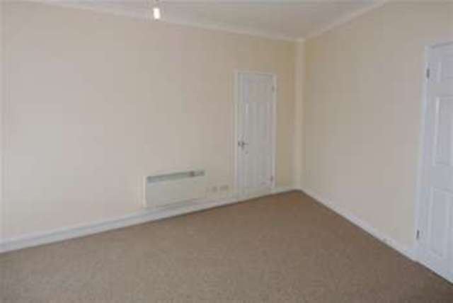  Image of 1 Bedroom Flat to rent at Penzance, TR20 8DX