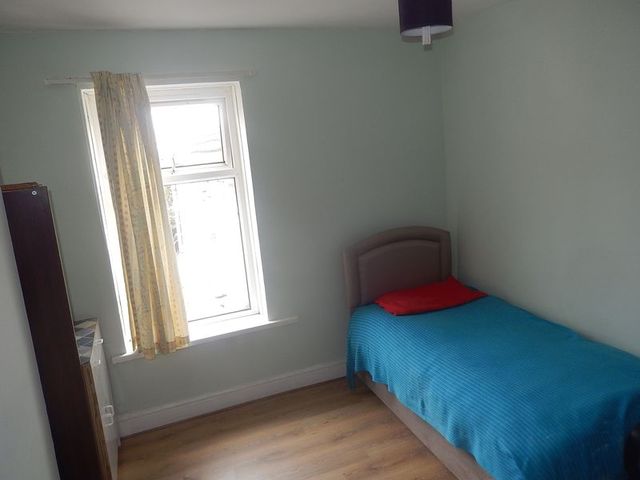  Image of 5 Bedroom Terraced to rent at Ninian Park Road  Cardiff, CF11 6HY