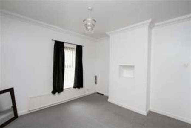  Image of 3 Bedroom Detached to rent at Sheffield, S20 1AW