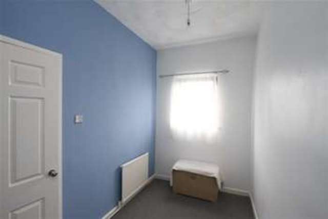  Image of 3 Bedroom Detached to rent at Sheffield, S20 1AW