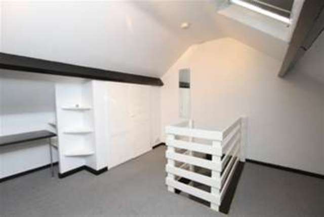  Image of 3 Bedroom Detached to rent at Sheffield, S20 1AW