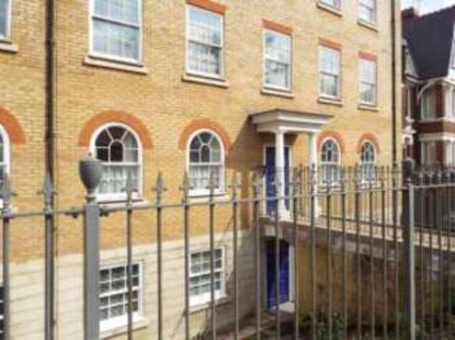 Image of 2 Bedroom Flat for sale at 32 New Road Rochester Rochester, ME1 1DX
