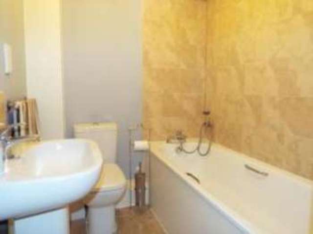  Image of 2 Bedroom Flat for sale at 32 New Road Rochester Rochester, ME1 1DX