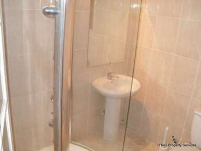 Image of 3 Bedroom Detached to rent at Fulmer Lane  Gerrards Cross, SL9 7BL