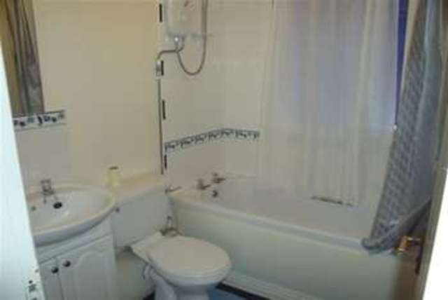  Image of 2 Bedroom Terraced to rent at Smethwick, B66 3AB