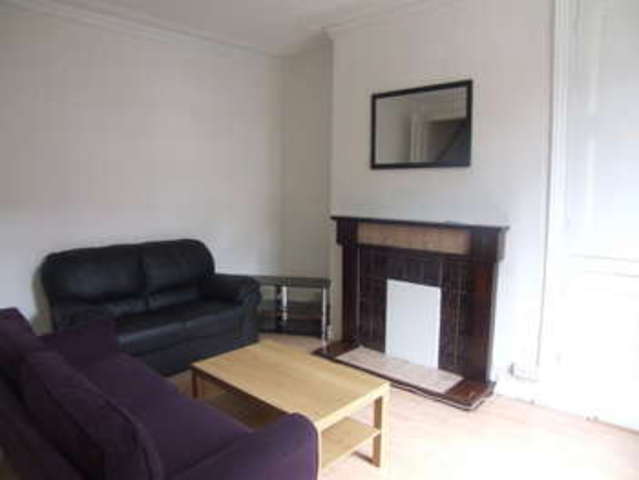  Image of 2 Bedroom Terraced to rent at Leeds West Yorkshire, LS8 5BY