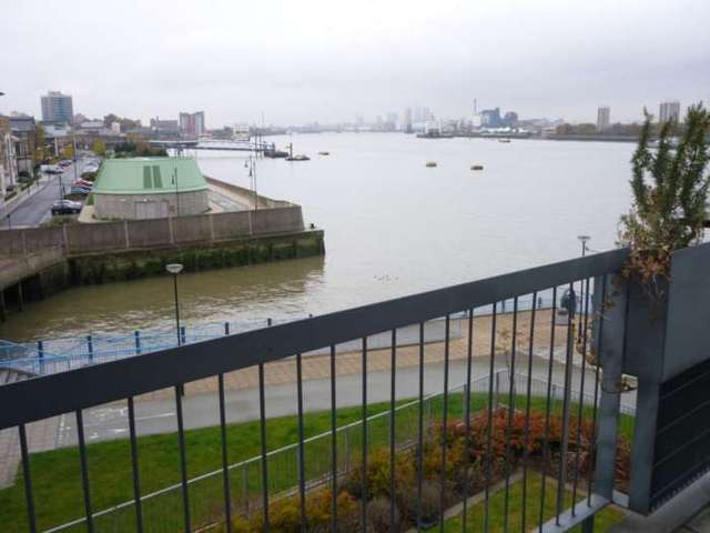  Image of 2 Bedroom Apartment to rent at Erebus Drive, Royal Artillery Quays  London, SE28 0GL
