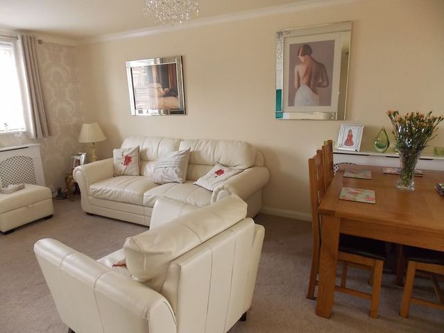  Image of 2 Bedroom Flat for sale at Back St. Helens Road South  Bolton, BL3 3TZ