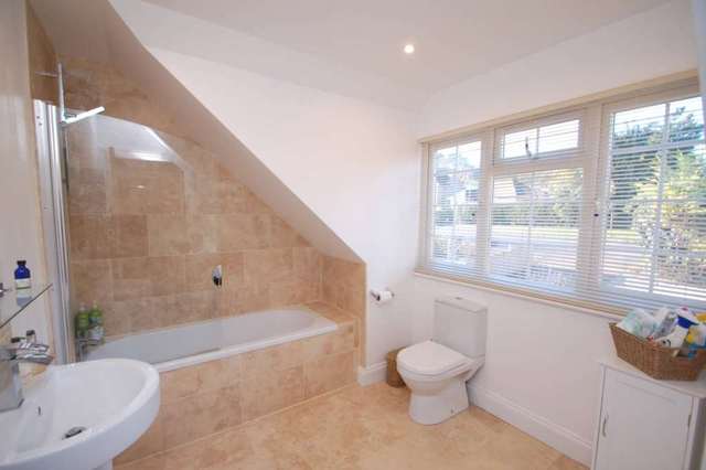  Image of 4 Bedroom Detached to rent at Haw Lane Bledlow Ridge High Wycombe, HP14 4JH