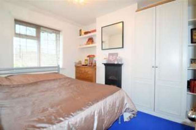  Image of 3 Bedroom Terraced to rent at Morden Hall Park, SM4 5LW