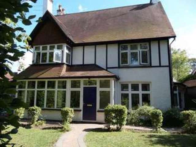  Image of 5 Bedroom Detached to rent at Coulsdon, CR5 2BL