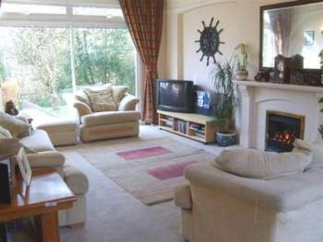  Image of 5 Bedroom Detached to rent at Coulsdon, CR5 2BL